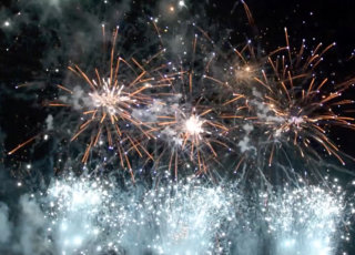 Musikfeuerwerk Blinker Feuertpfe mit Dahlien Bomben darber