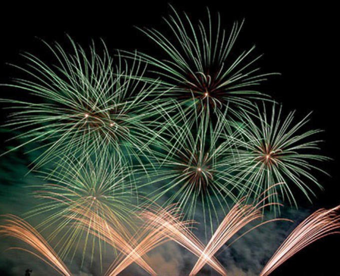 Hhenfeuerwerk Feuertpfe mit Peonien Bamben darber